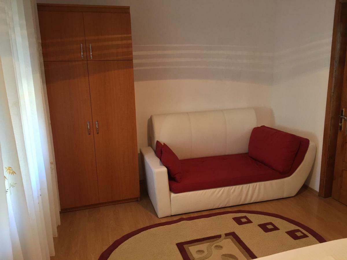 G.Eag - Premium Apartment Oradea Buitenkant foto