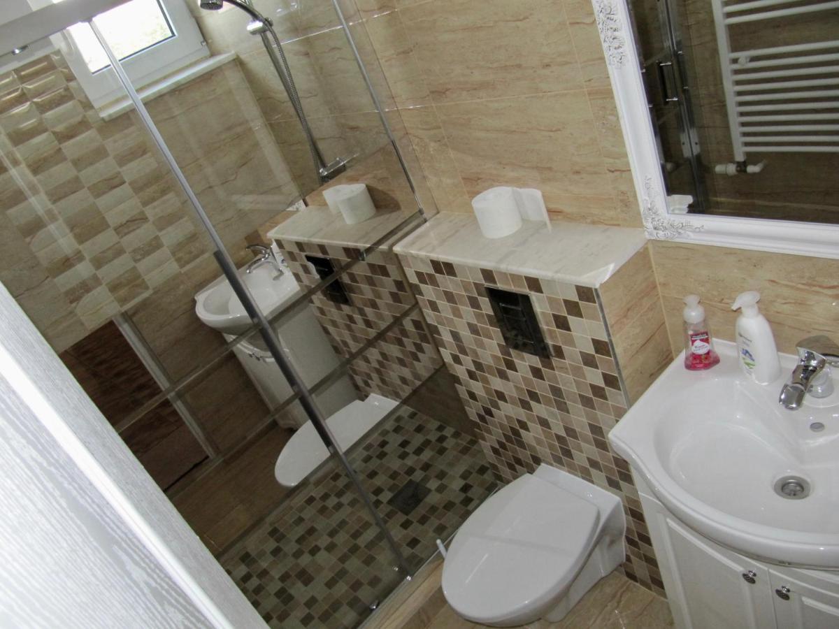 G.Eag - Premium Apartment Oradea Buitenkant foto