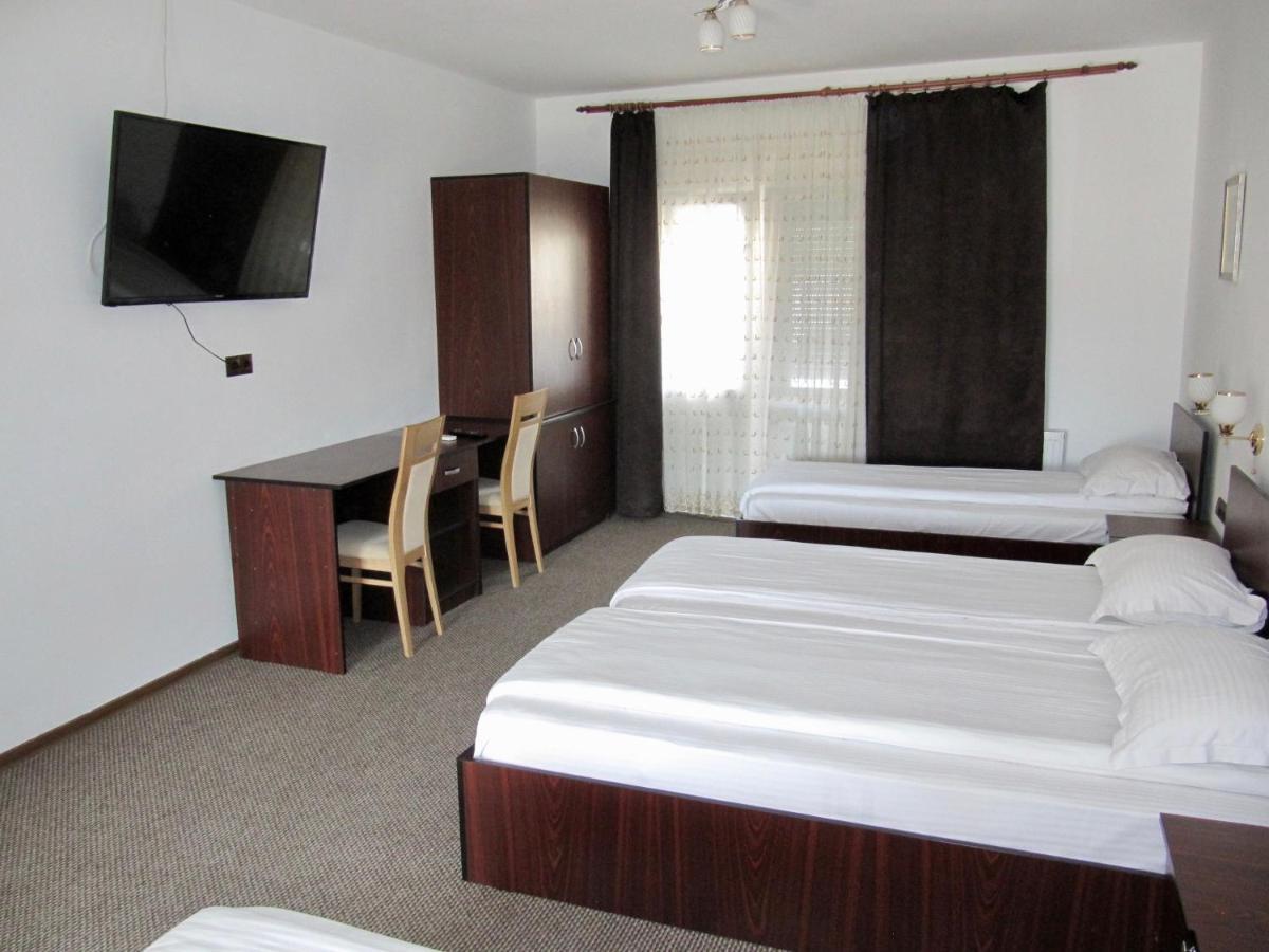 G.Eag - Premium Apartment Oradea Buitenkant foto