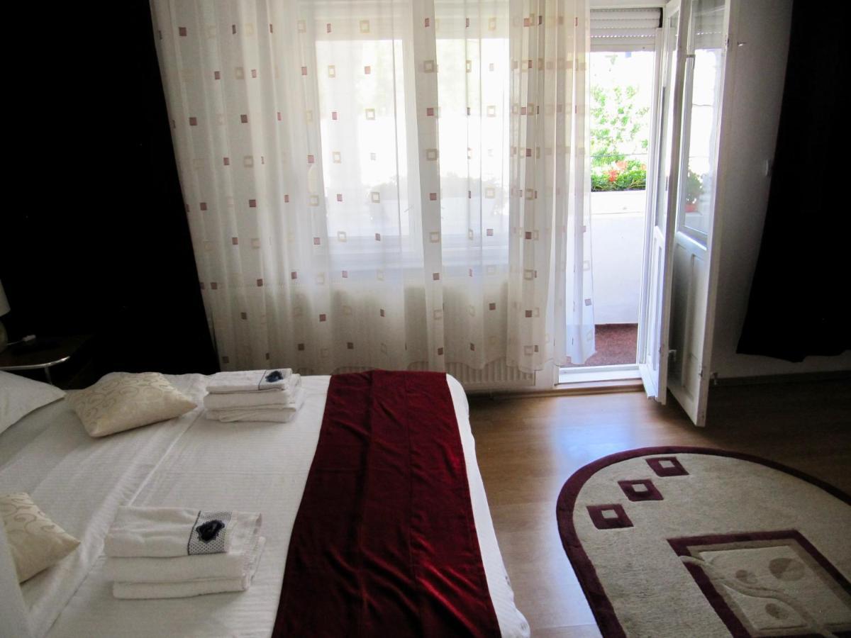 G.Eag - Premium Apartment Oradea Buitenkant foto