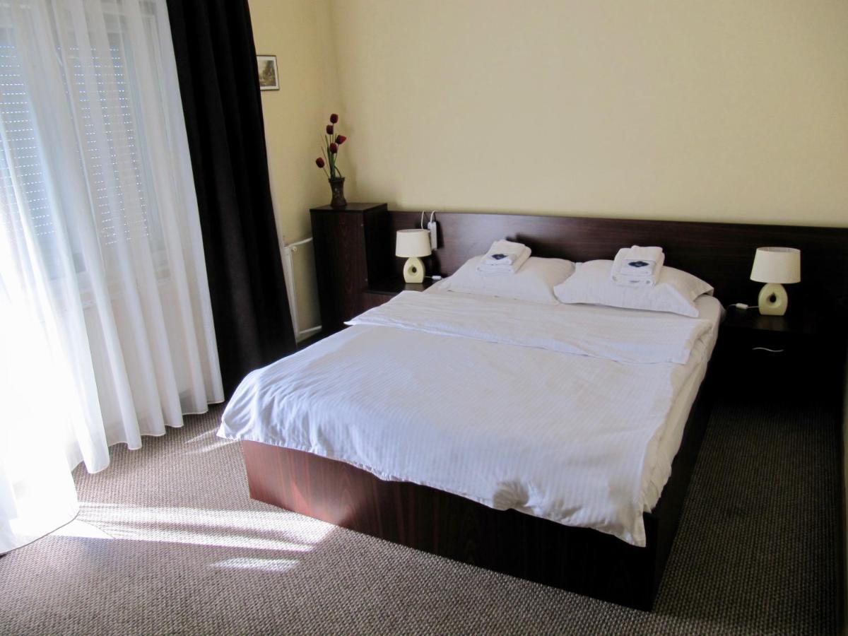 G.Eag - Premium Apartment Oradea Buitenkant foto
