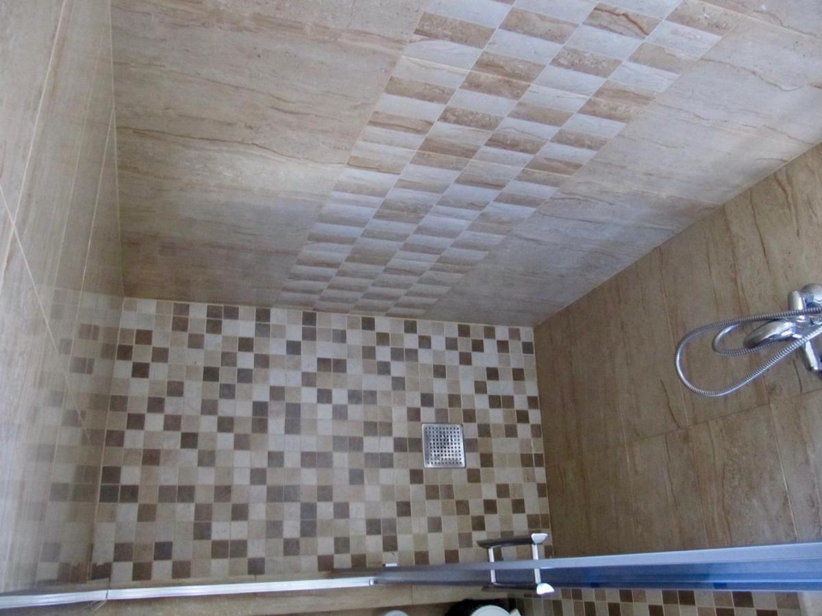 G.Eag - Premium Apartment Oradea Buitenkant foto