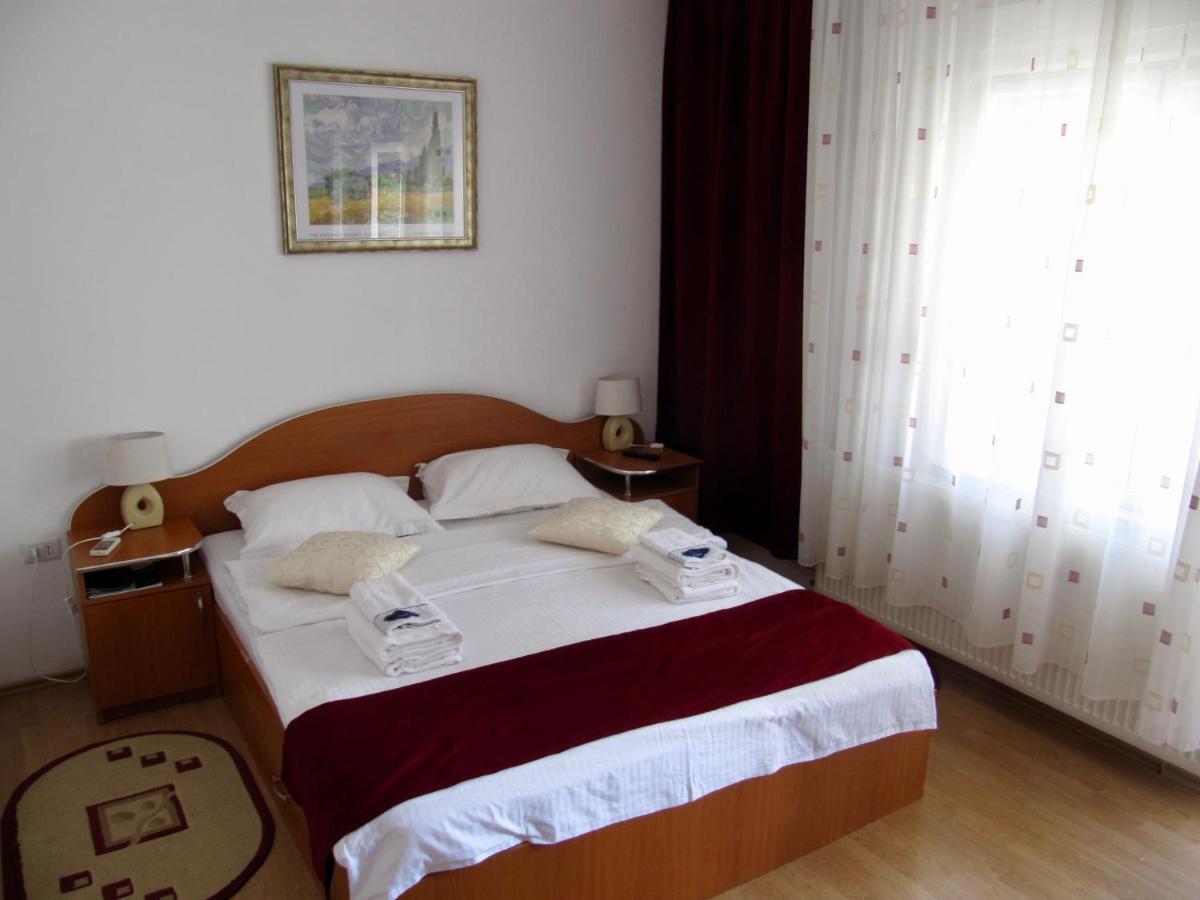 G.Eag - Premium Apartment Oradea Buitenkant foto