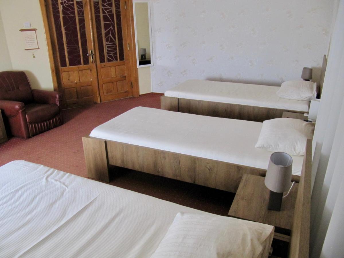 G.Eag - Premium Apartment Oradea Buitenkant foto