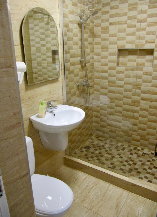 G.Eag - Premium Apartment Oradea Buitenkant foto