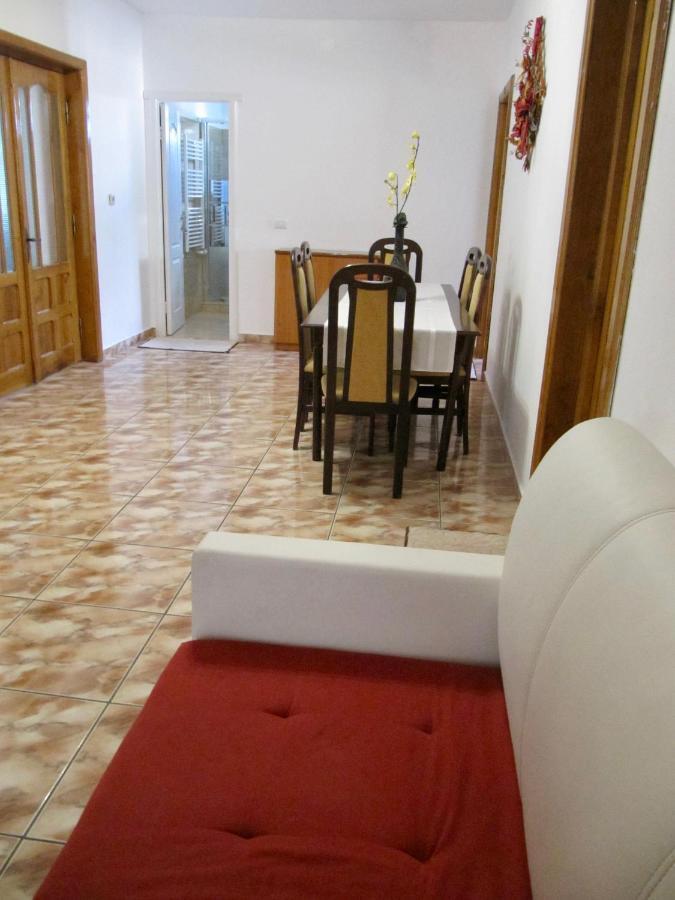 G.Eag - Premium Apartment Oradea Buitenkant foto